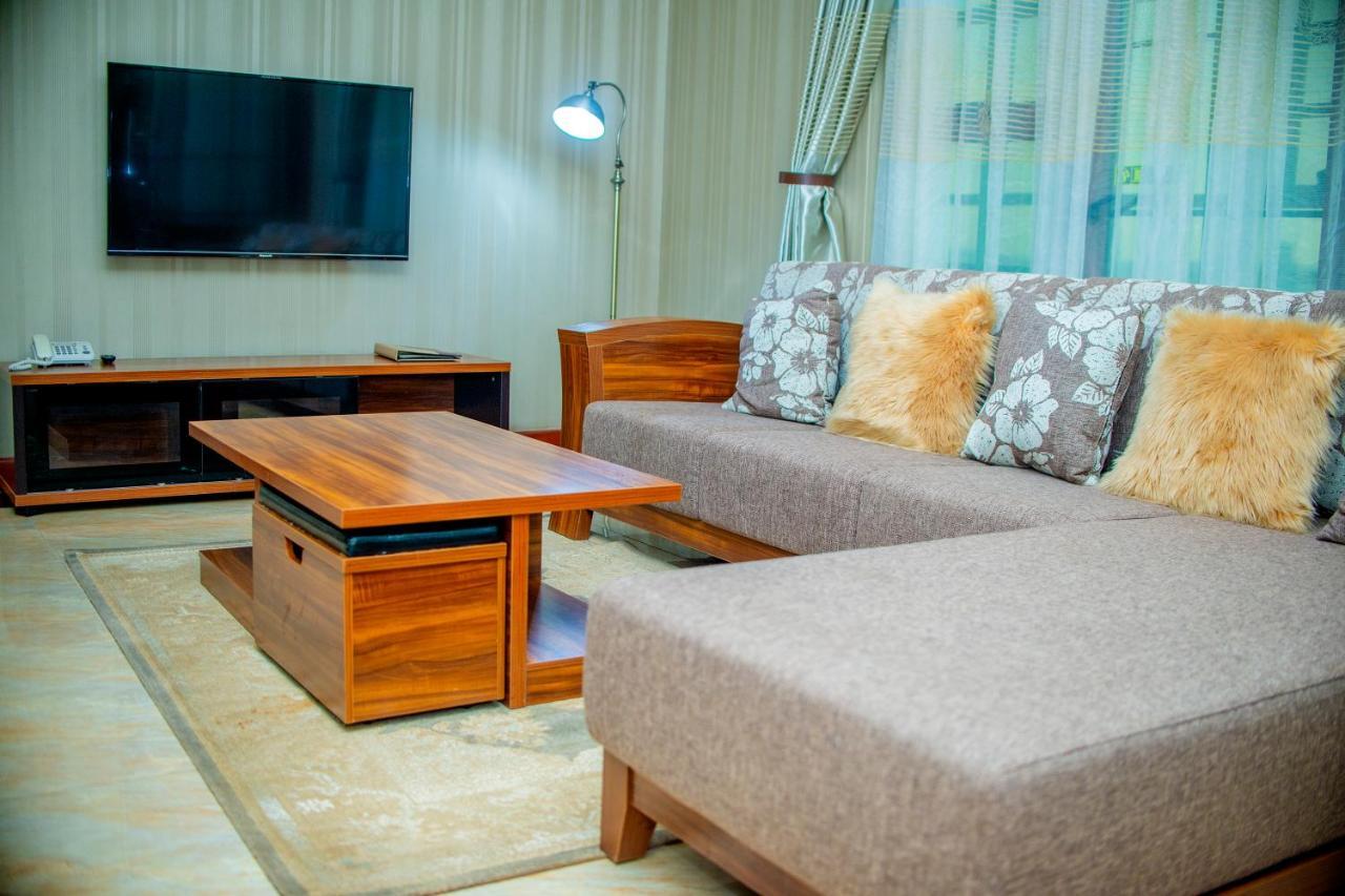 Hera Hotel Kampala Esterno foto