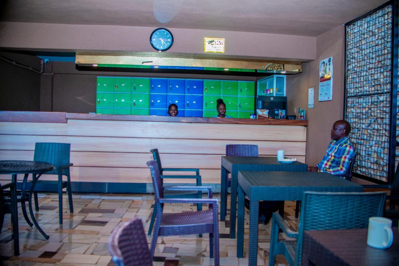 Hera Hotel Kampala Esterno foto