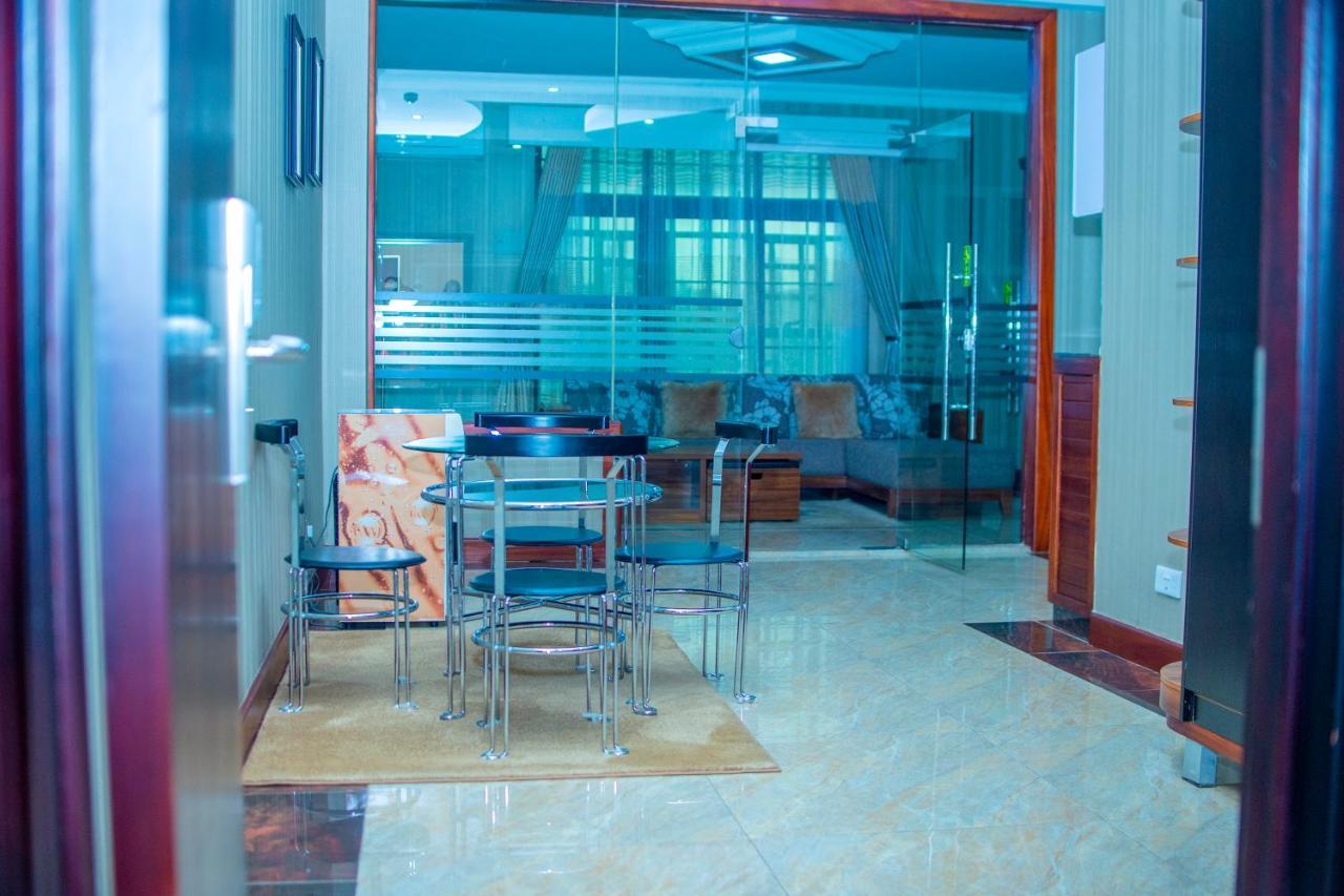 Hera Hotel Kampala Esterno foto