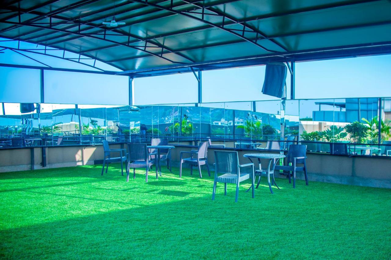 Hera Hotel Kampala Esterno foto