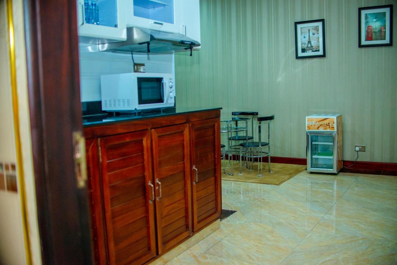 Hera Hotel Kampala Esterno foto