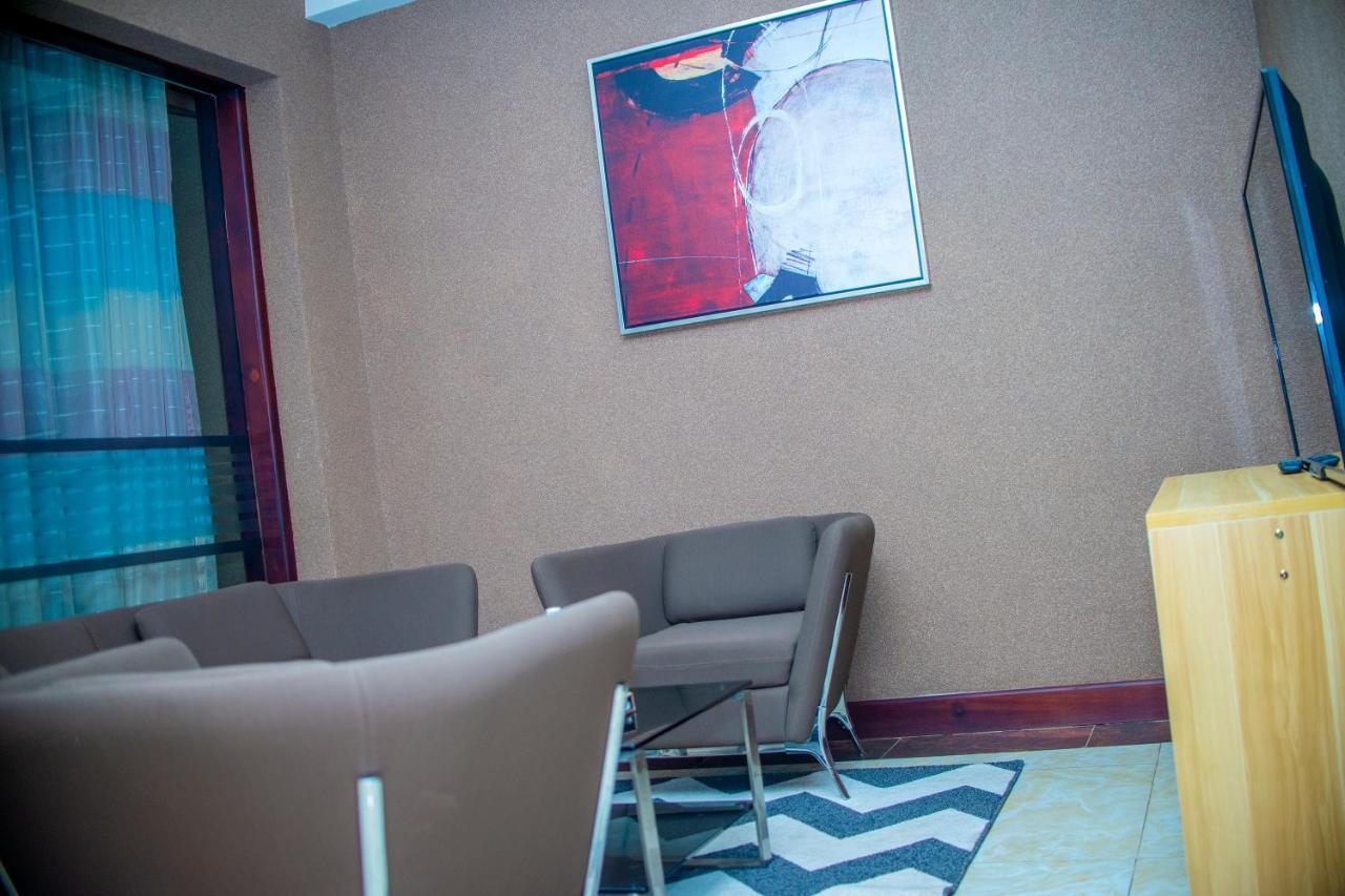 Hera Hotel Kampala Esterno foto