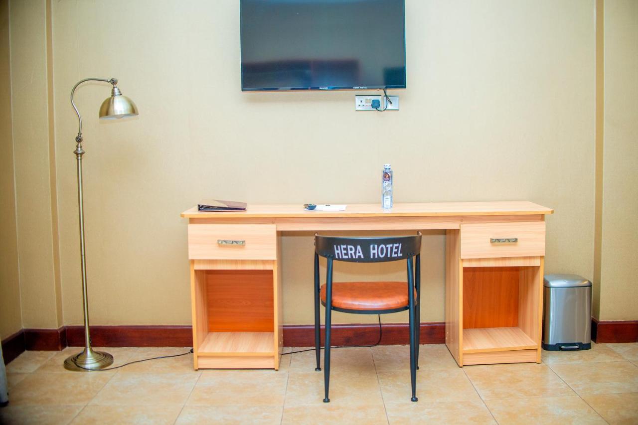 Hera Hotel Kampala Esterno foto